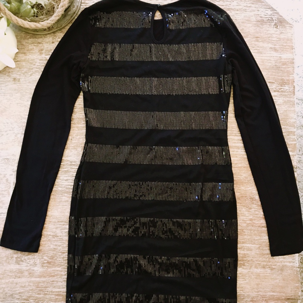 BEAUTIFUL BLACK SEQUIN STRIPED SOPRANO DRESS ✨ - Picture 3 of 9